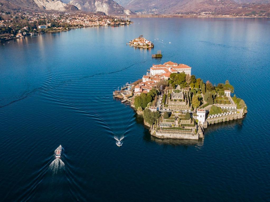 Breathtaking Lake View In The Heart Of Stresa Bagian luar foto